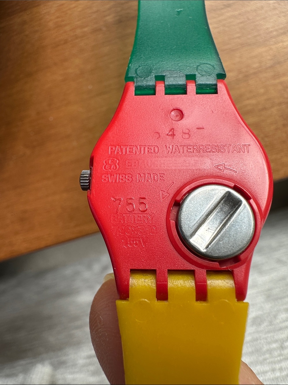 Vintage Swatch Multicolor Green Yellow Red Strap Watch - Picture 5 of 7